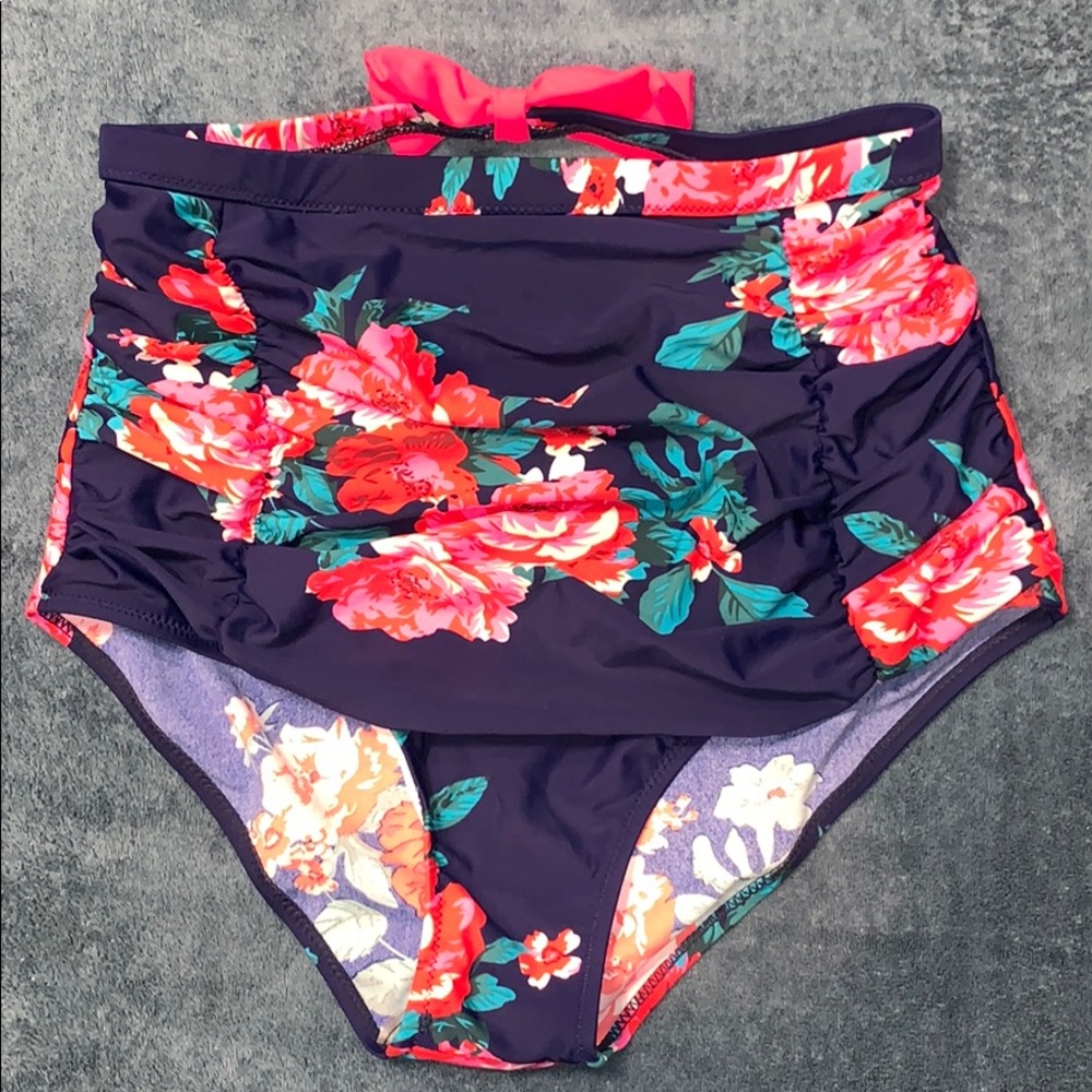 Push-up Bikini with High waisted bottoms. Size XXL